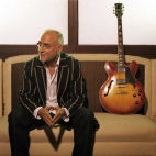 concert LARRY CARLTON