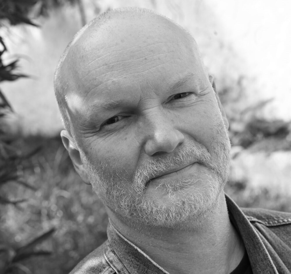 Interview de Pierre Andrieu &agrave; propos du livre The Cure - Just Like Heaven, par Lust4Live en concert