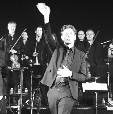 Benjamin Biolay chante Trénet en concert