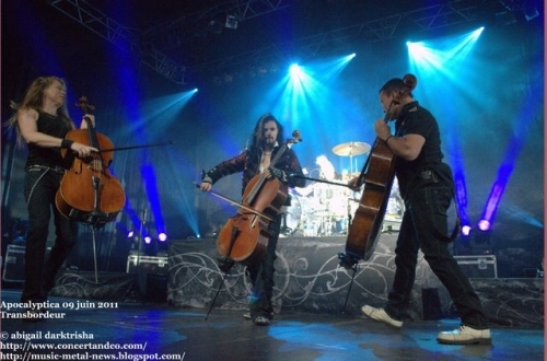 Apocalyptica + For Many Reasons en concert