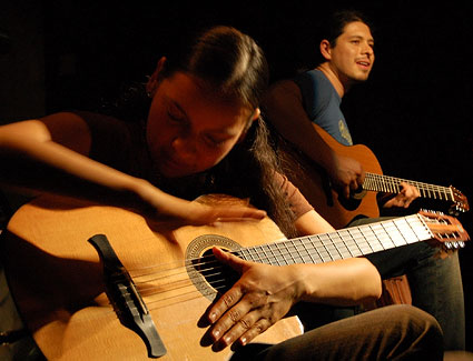Rodrigo y Gabriela + Bassekou Kouyate en concert