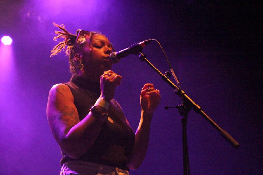 Esspe + Lynn + Biens&uuml;re en concert