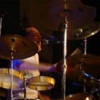 Charles Hayward en concert