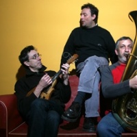 Chin Na Na Poun en concert
