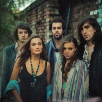 Crystal Fighters en concert