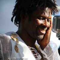 Emmanuel Pi Djob en concert