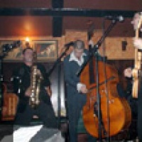 Fire Warriors en concert