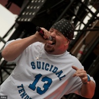 Infectious Grooves en concert