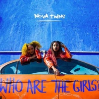 Nova Twins en concert