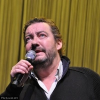 Par hasard et pas rasé en concert