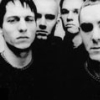 Raised Fist en concert
