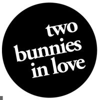 Two Bunnies in Love en concert